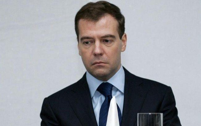 У мережі висміяли відповідь Медведєва про "муть" Навального