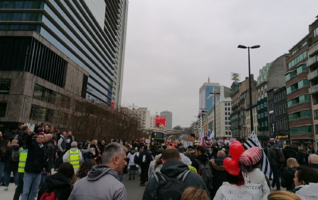 У Брюсселі протестувальники розбили вікна в будівлі Європейської служби зовнішніх зв'язків