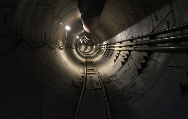 Маск показал фото сегмента тоннеля под Лос-Анджелесом
