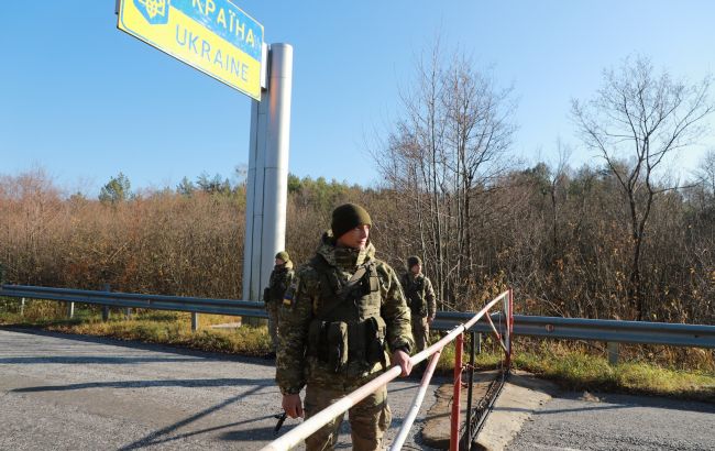 На польской границе - очереди из украинцев: люди возвращаются домой