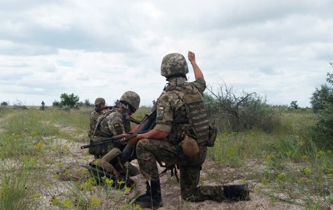 За сутки боевики на Донбассе 23 раза нарушили режим перемирия, - штаб АТО