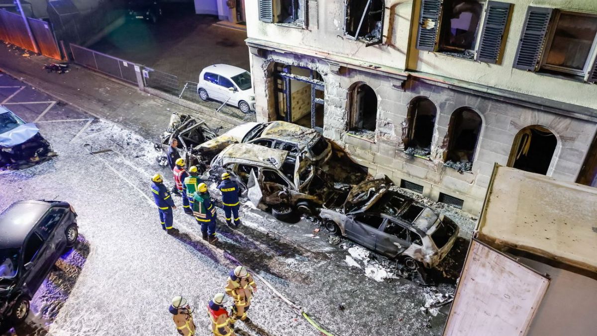 Пьяный водитель грузовика в Германии протаранил более 30 автомобилей |  РБК-Україна