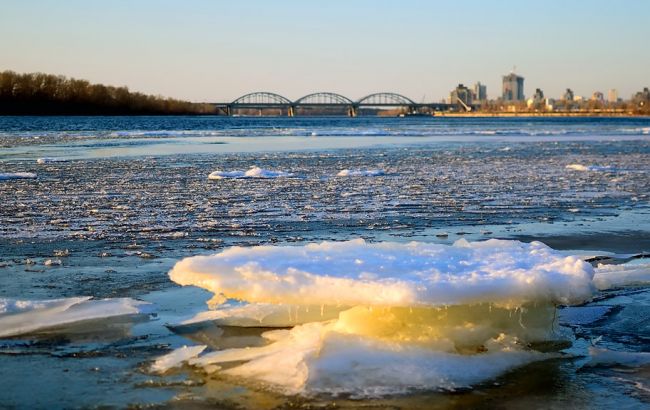 Синоптики предупреждают о подъеме уровня воды в водохранилищах Днепра