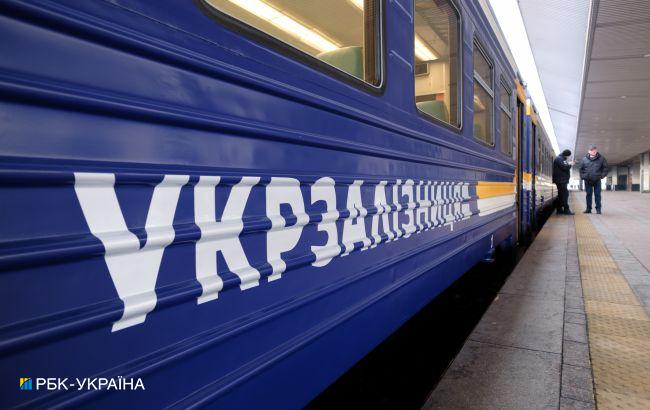 В Україні затримуються 13 потягів. Колію у Хмельницькій області відновили