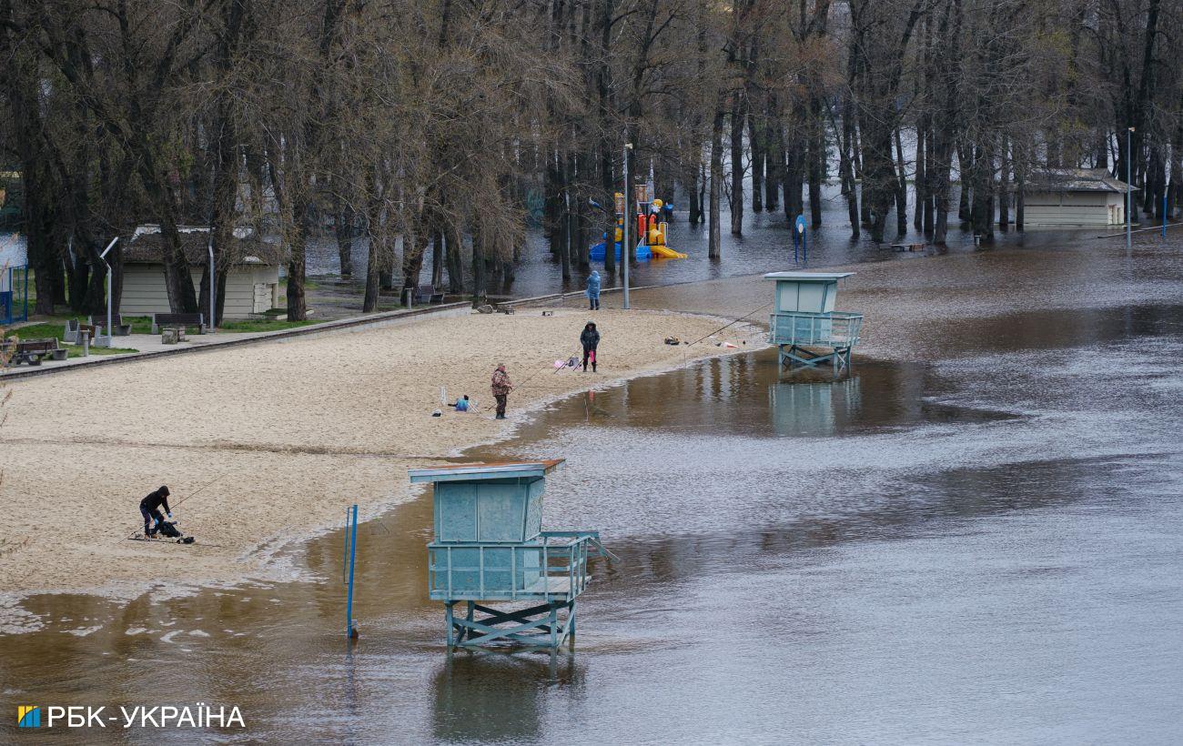 Water level rises in Kyiv due to hydroelectric power station work