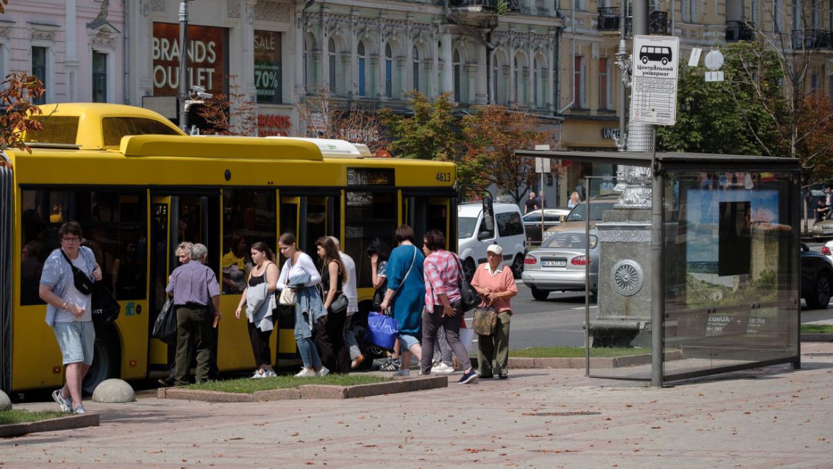 Городской транспорт Киева обяжут включать кондиционеры летом - детали | РБК  Украина