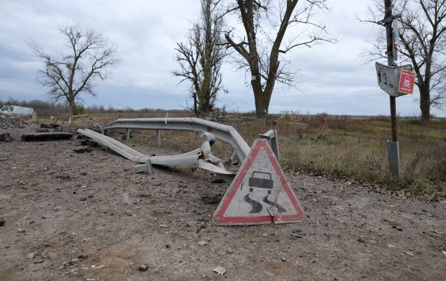 У Херсонській області на міні підірвалися троє працівників ДСНС