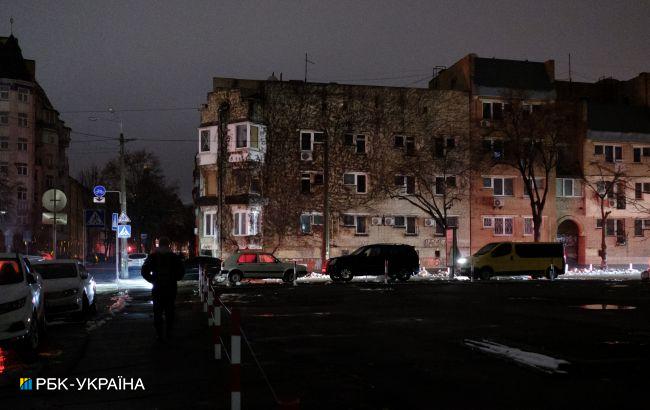 Масовані обстріли міст та відключення світла: чого очікують українці в найближчі місяці