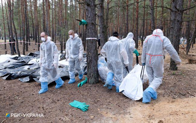 Поліція назвала нову кількість тіл, які ексгумували в Ізюмі