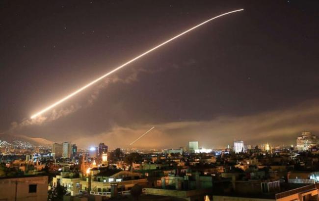 У Сирії збили кілька ракет в небі над Дамаском