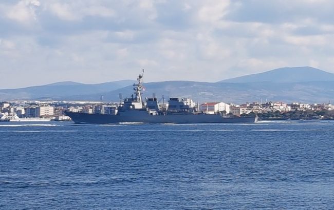 У Чорне море направляється ракетний есмінець ВМС США