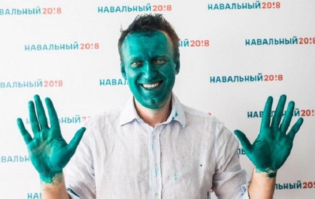 В России на оппозиционера Навального напали с зеленкой