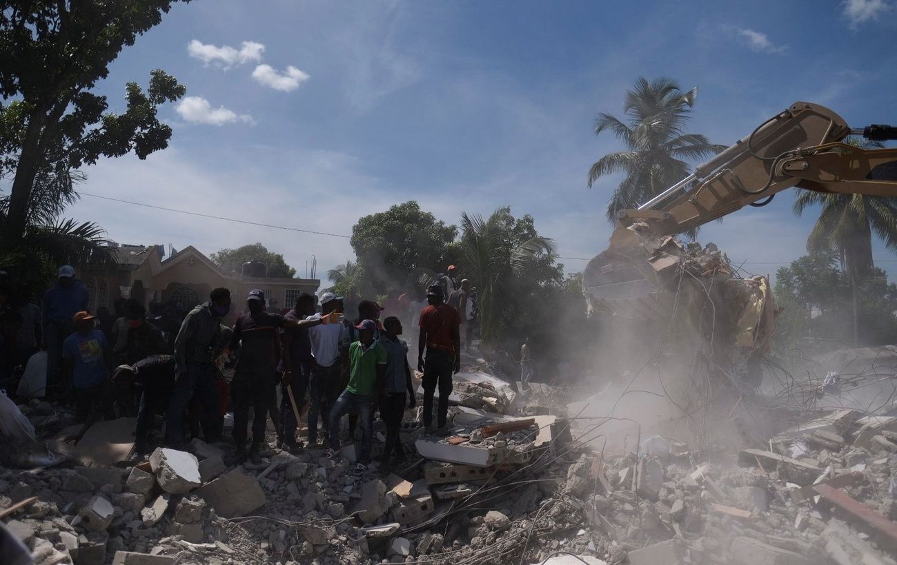 Haiti earthquake – people protest