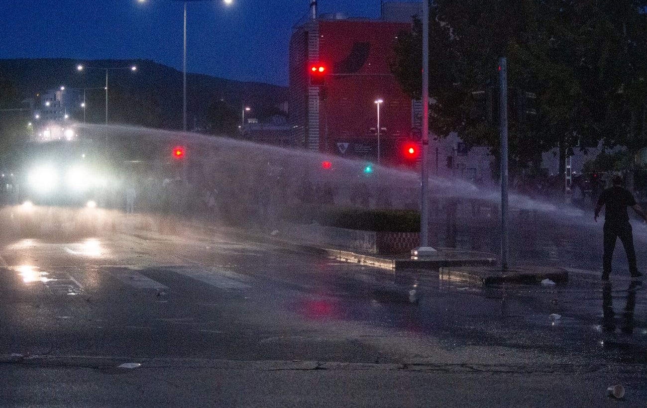 Protests in Greece – Police use tear gas and water cannons on protesters