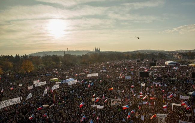 У Празі 200 тисяч осіб мітингують проти прем'єра Бабіша