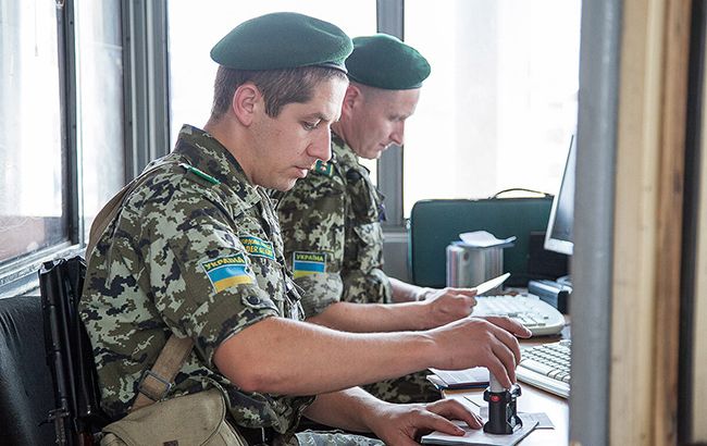 В Харьковской области пограничники изъяли на пункте пропуска 15 тысяч долларов