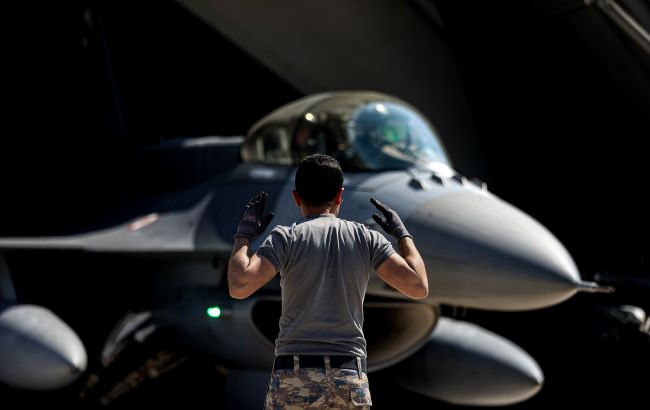 Отримаємо F-16 вже у лютому? Ігнат відреагував на чутки про передачу Україні винищувачів