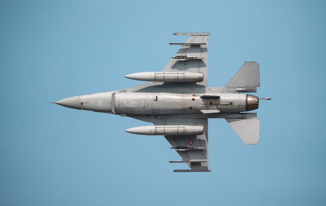 Обучение украинских пилотов на F-16 в США: генерал рассказал, есть ли деньги