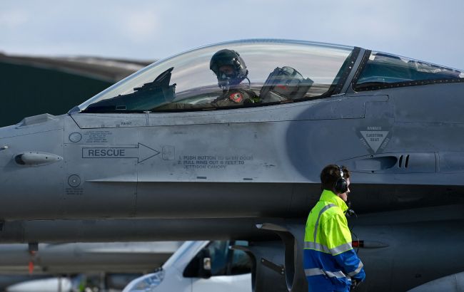 У Нідерландах розповіли, скільки триватиме навчання українців на F-16