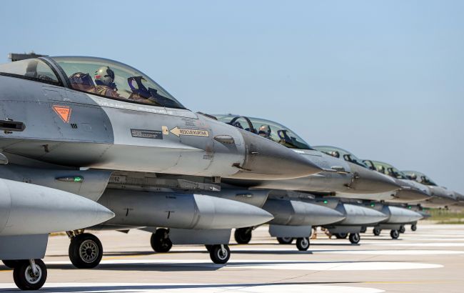 Украина требует от США и Европы активизировать подготовку пилотов ВСУ на F-16, - Politico