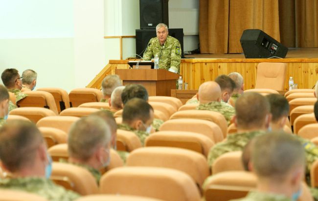 Коли можна вести вогонь у відповідь на Донбасі: пояснення командування ОС