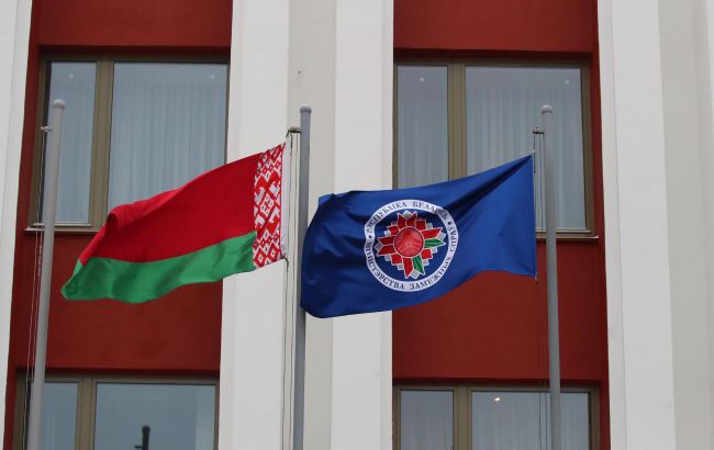 Беларусь направила ноту протеста Украине из-за замены флага в Днепре