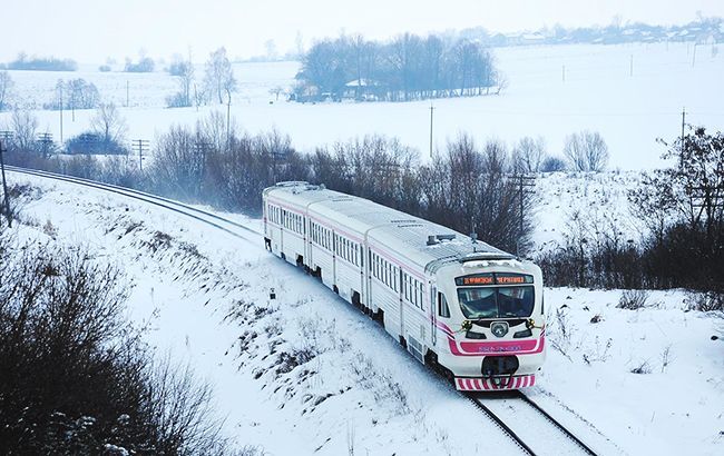 "Укрзалізниця" припинила продаж квитків після 25 березня