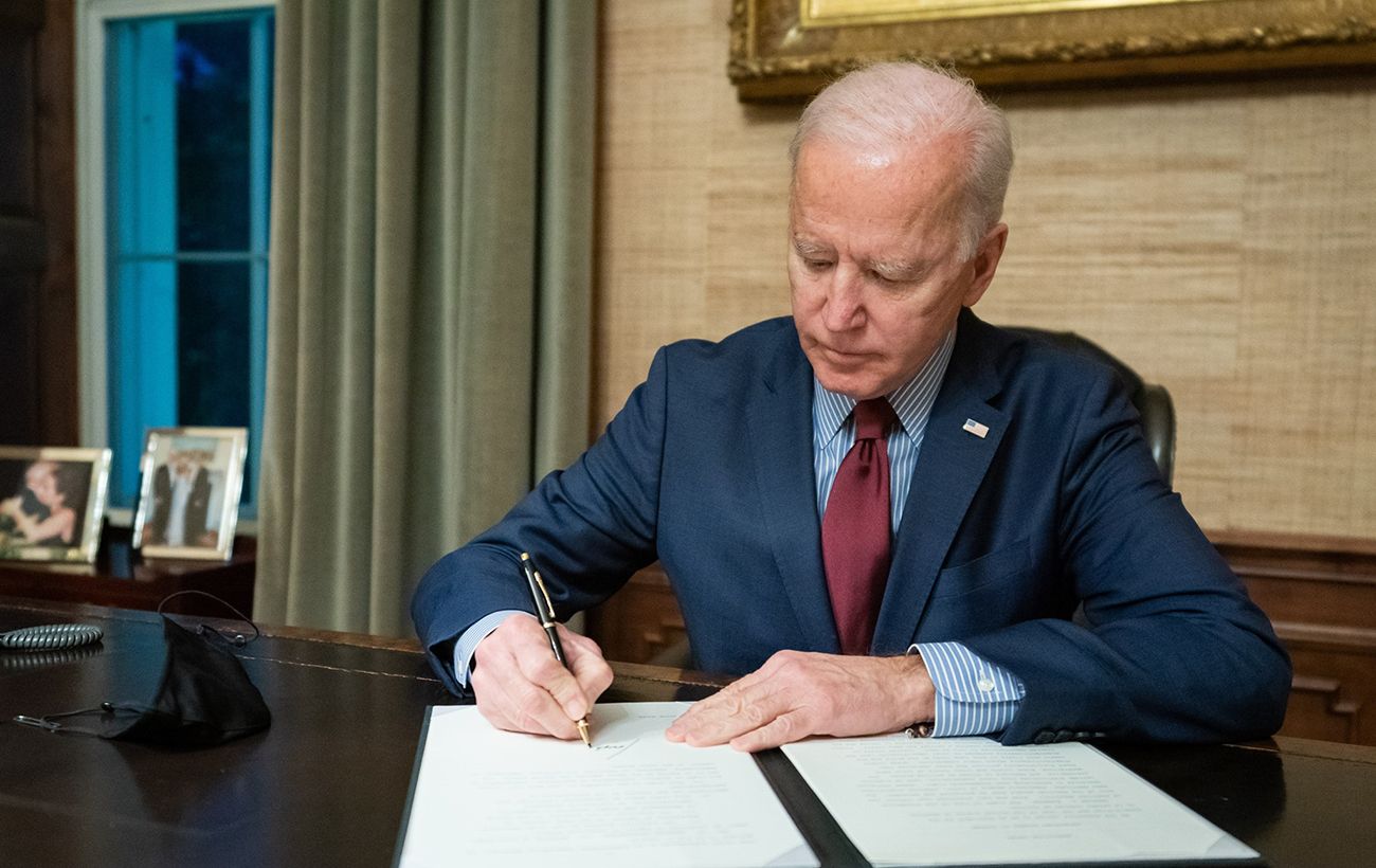 Biden signs law to ban the use of Huawei and ZTE equipment in the US