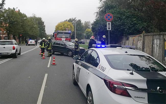 У Латвії авто в'їхало в групу дітей