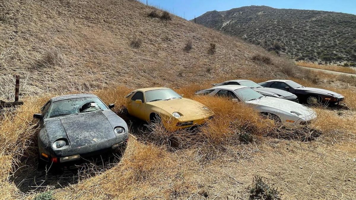 Брошенные Porsche 928 - в Калифорнии обнаружено поле с бесхозными  спорткарами | РБК-Україна