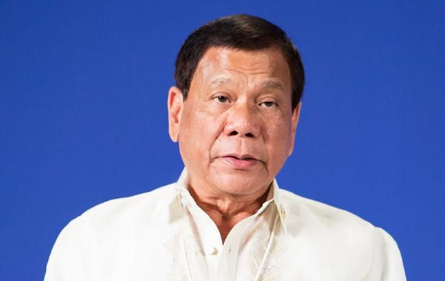 Президент Філіппін зізнався у вбивстві людини