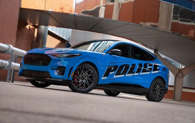Поліцейські почали випробування електромобілів Ford