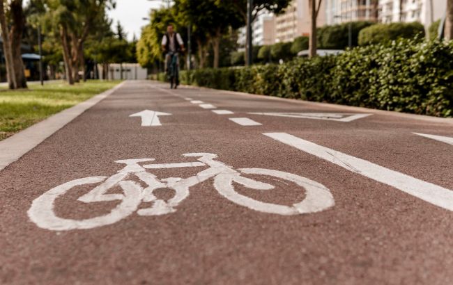За що можуть карати велосипедистів і водіїв самокатів: основні порушення і штрафи