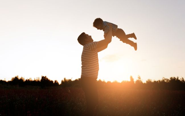 День отца в 2022 году: когда и как будем поздравлять папочек и дедушек
