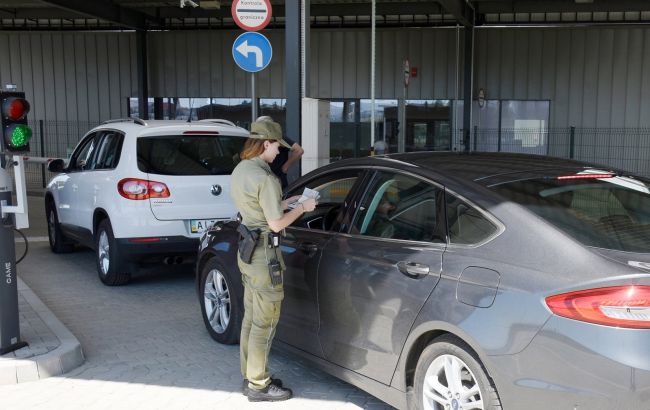 Деяких українських дітей можуть не пропустити до Польщі: що відомо про причини