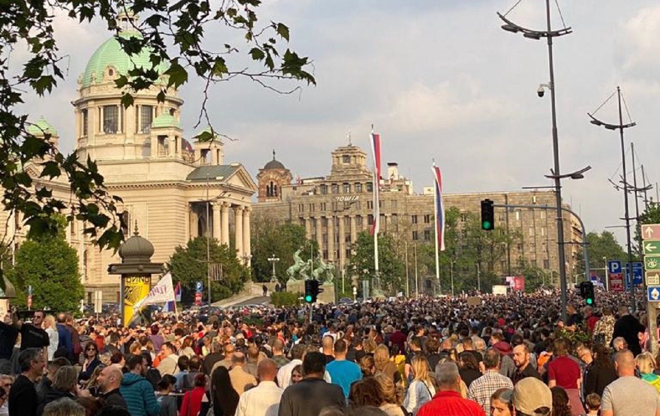 “Serbia Against Violence Protests Demand Resignation of Officials and Media Ban”