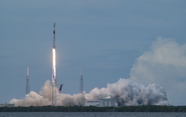 SpaceX вивела на орбіту чергову партію супутників Starlink: відео запуску ракети