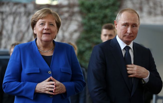 Меркель виступила за діалог з Путіним: офіційна заява