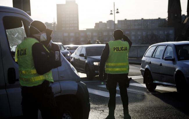 ПДР і штрафи в Польщі: що потрібно знати біженцям з України, які їдуть власним авто