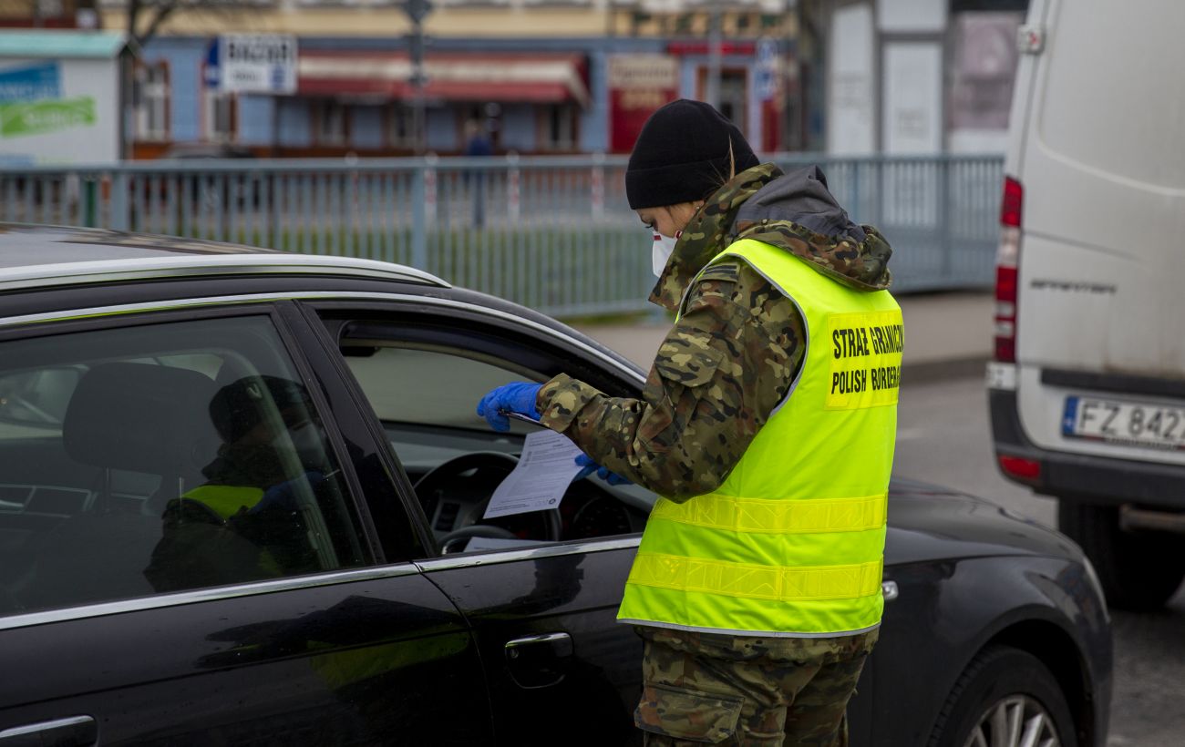 Poland creates refugee camps on the border with Belarus