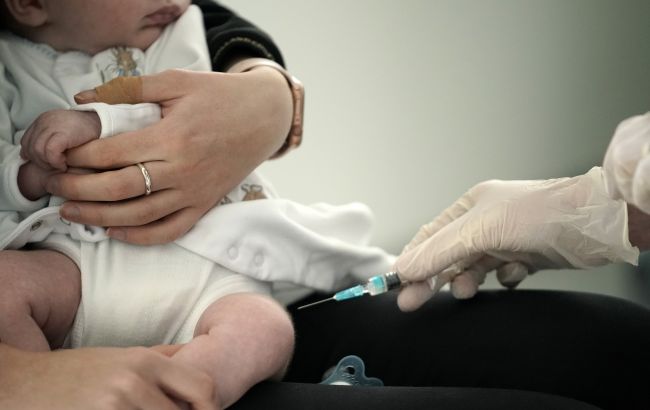Щеплення новонароджених: кому з немовлят не можна робити вакцинацію