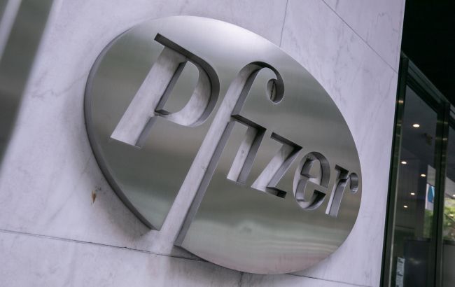 Pfizer начала испытания таблеток от COVID на людях с симптомами болезни