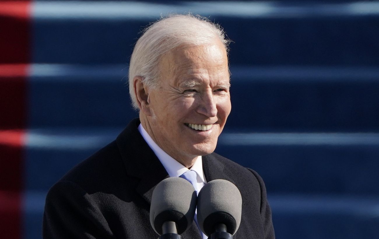 Biden fell off his bike while walking in Delaware