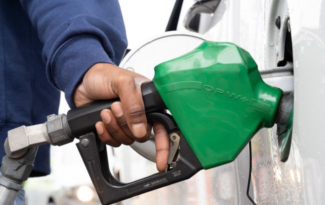 Бензин подорожал, дизель и автогаз подешевели: как изменились цены на АЗС за месяц