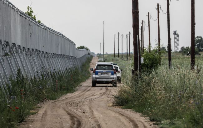 Полиция Греции на границе с Турцией обнаружила группу из более чем 90 мигрантов