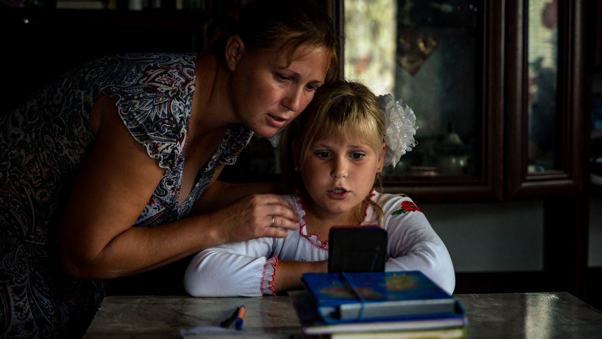 Как говорить с ребенком о войне - советы педагога | РБК Украина
