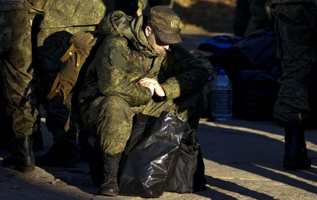 Зеків на передову, а з їжі - зерно. Окупант розповів про становище армії РФ (перехоплення)