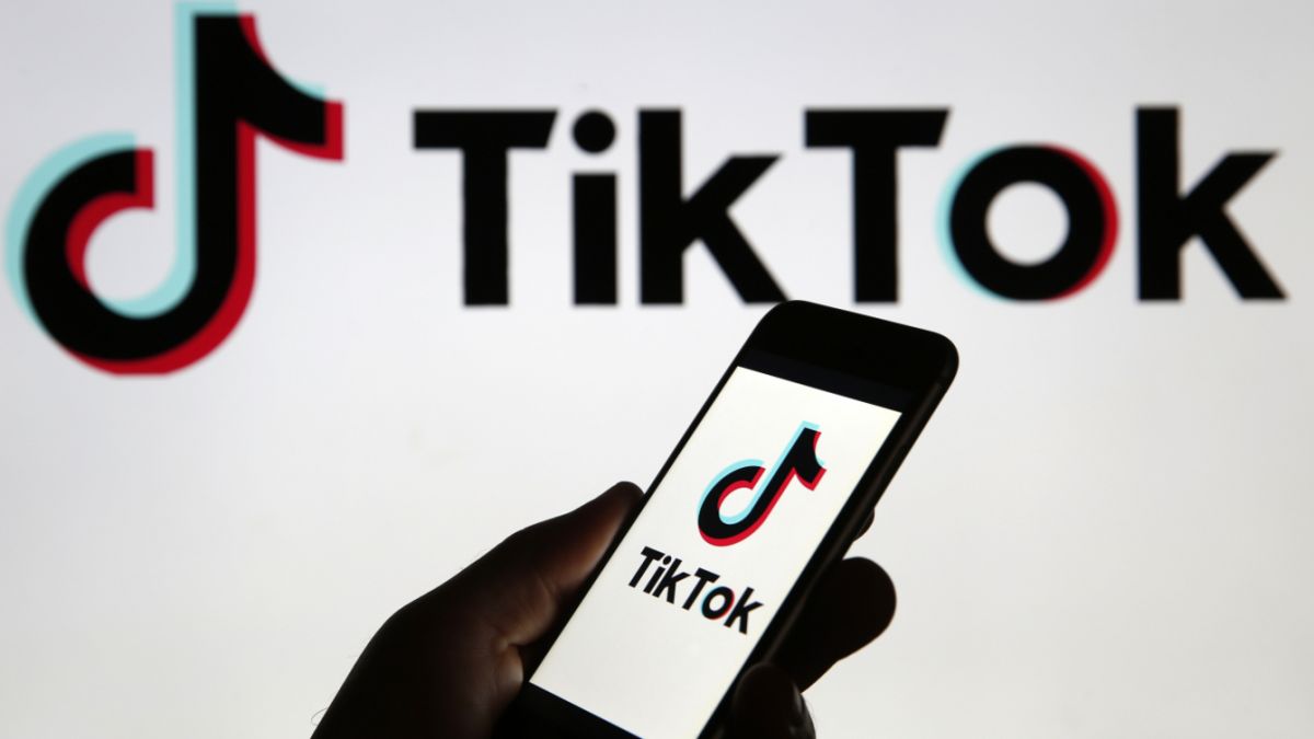 Новый челлендж в TikTok - подростки похищают школьное имущество | Стайлер