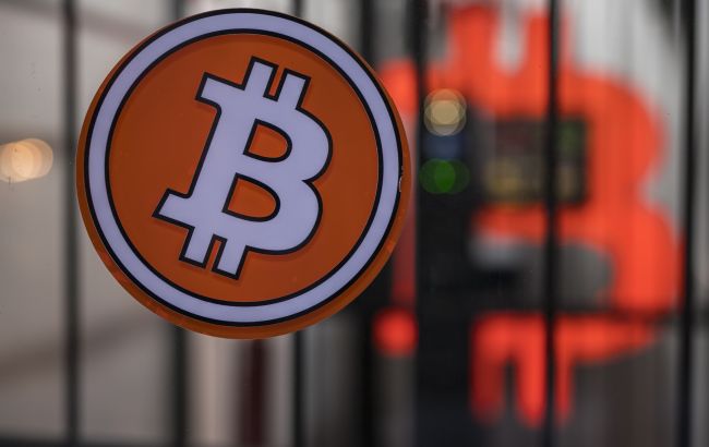 Bitcoin обвалился почти на 20 процентов