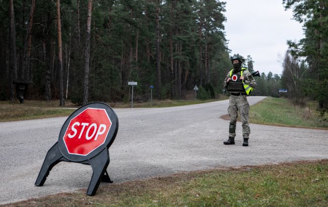 У Литві прикордонники не пропустили у Білорусь вагони з російською військовою символікою